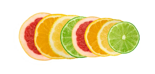 Linie Aus Geschnittenen Zitronen Orangen Limetten Und Roten Grapefruits Flach — Stockfoto