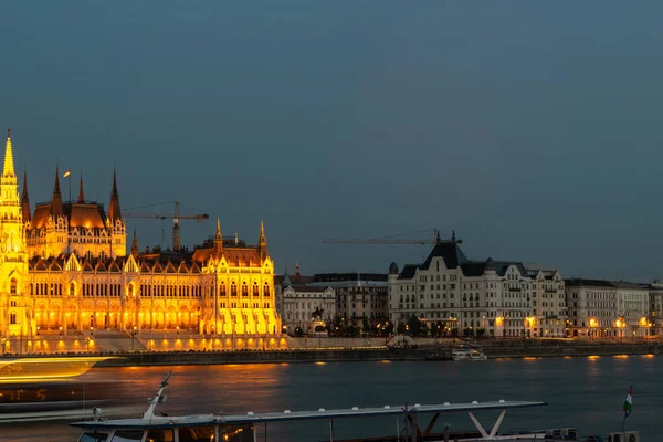 Edificio del Parlamento húngaro o Parlamento de Budapest — Foto de Stock