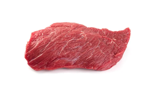 Frisches rohes Rindersteak isoliert auf weißem Hintergrund — Stockfoto