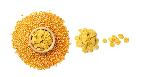 Gele Maïsgranen Voor Ontbijt Houten Kom Geïsoleerd Witte Achtergrond Stapel — Stockfoto