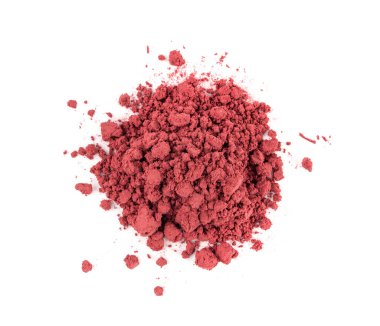 Acai tozu yığını izole, menekşe süper yiyecek tozu, pembe meyve unu özü tepeciği, kuru Euterpe oleracea palmiye üzümü tozu beyaz arka plan görüntüsüne yoğunlaşır.