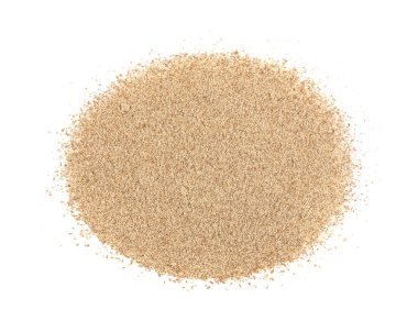 Süt devedikeni tozu izole, ezilmiş silybum marianum taneleri, öğütülmüş kutsal süt devedikeni beyaz arka planda, bitkisel ilaç içeriği üst görünümde