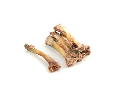 Tavuk artıkları izole edilmiş, temiz kemirilmiş kemikler, yemekten sonra kemirilmiş kemikler, Platform Beyaz Tabakta Temiz Öğlen Yemeği