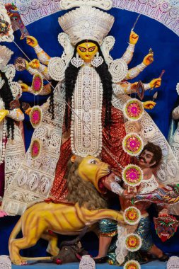 Durgotsava, olarak da bilinir Durga Puja Tanrıça Durga reveres Hindistan bir yıllık Hindu festivali var. Batı Bengal, Assam,: Tripura, Bihar, Jharkhand, Odisha özellikle popüler