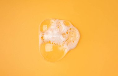 Deterjan köpük dokusu, köpük deseni, sabun köpüğü sarı renk yüzeyi, sabun köpüğü duvar kağıdı ve kopyalama alanı