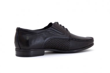 siyah deri ayakkabı