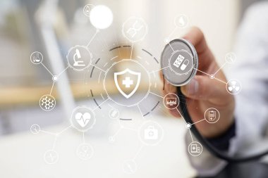 Modern bilgisayar, sanal ekran arayüzü ile tıp doktorusun. Tıbbi teknoloji ağ ve sağlık kavramı.