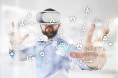 İnsanlar ağ. Organizasyon yapısı. Saatlik sosyal medya. Internet ve teknoloji kavramı.