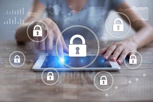 Cybersicherheit, Datenschutz, Informationssicherheit und Verschlüsselung. Internet-Technologie und Geschäftskonzept. — Stockfoto