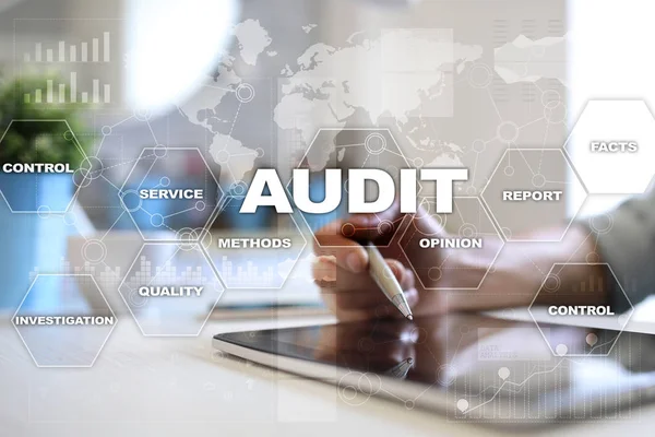 Concepto de negocio de auditoría. Auditor. Cumplimiento. Tecnología de pantalla virtual . —  Fotos de Stock