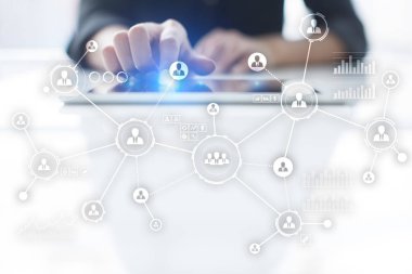 İnsanlar ağ. Organizasyon yapısı. Saatlik sosyal medya. Internet ve teknoloji kavramı.