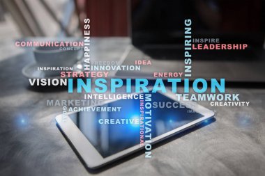 Sanal ekran üzerinde ilham kelimeler bulut.