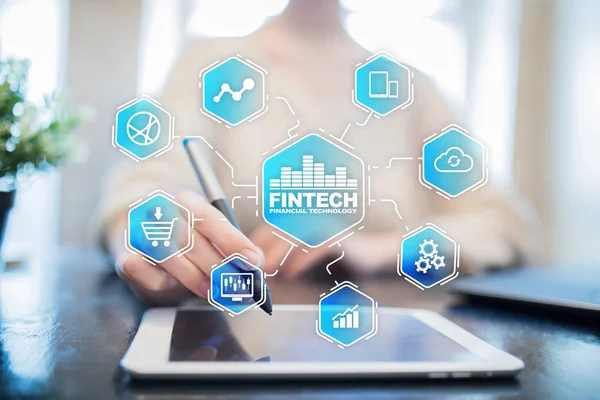 Fintech. Texto de tecnologia financeira na tela virtual. Conceito de negócios, internet e tecnologia . — Fotografia de Stock