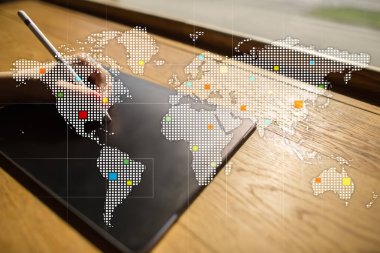 Dünyalar Sanal ekranda eşleştirir. İş, internet ve teknoloji kavramı.