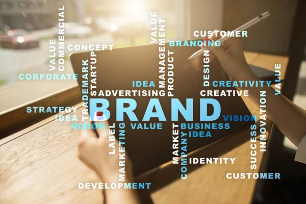 Marka kavramı sanal ekran üzerinde. İş kavramı. Kelime bulutu.