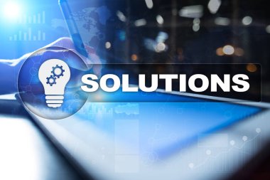 İş çözümleri kavramı sanal ekrandaki.