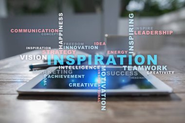 Sanal ekran üzerinde ilham kelimeler bulut.