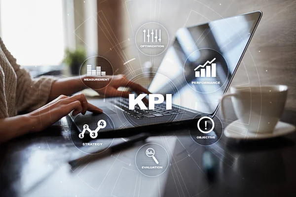 KPI. Ключевые показатели производительности. Концепция бизнеса и технологий . — стоковое фото