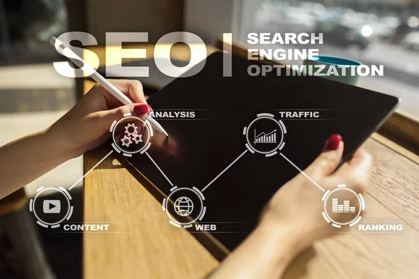 SEO. Arama Motoru Optimizasyonu. Dijital online pazarlama andinetrmet teknoloji kavramı. — Stok fotoğraf