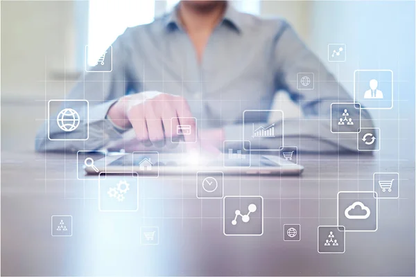 De interface van het virtueel scherm met toepassingen pictogrammen. Apps. Strategie planning Internet technologie concept. — Stockfoto