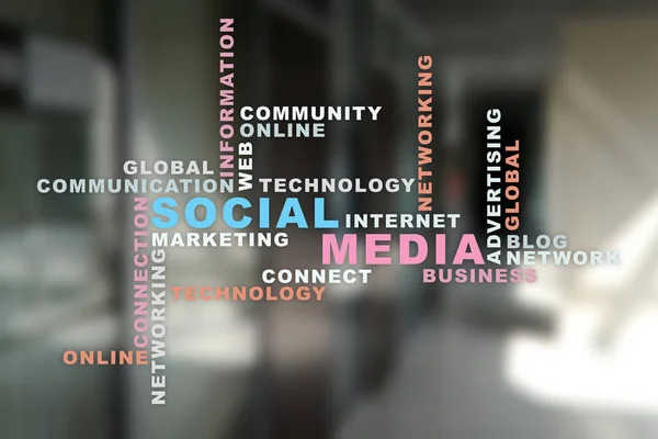 Netwerk van sociale media en marketing. Business, technologie concept. Wolk van woorden op virtueel scherm. — Stockfoto