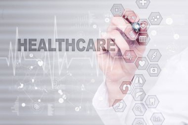 Tıp ve sağlık kavramı. Tıp doktoru modern pc ile çalışma. Elektronik sağlık kaydı. EHR, Emr.