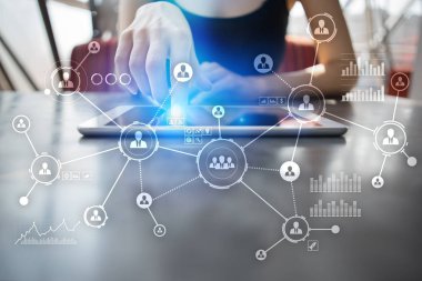 İnsanlar ağ. Organizasyon yapısı. Saatlik sosyal medya. Internet ve teknoloji kavramı.