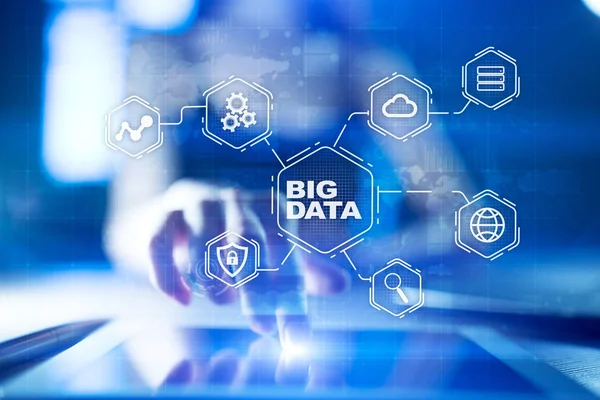 Sanal ekran üzerinde büyük veri teknoloji ve internet kavramı.
