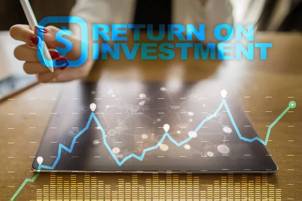 ROI, Return on investment business and technology concept. Виртуальный фон экрана . — стоковое фото
