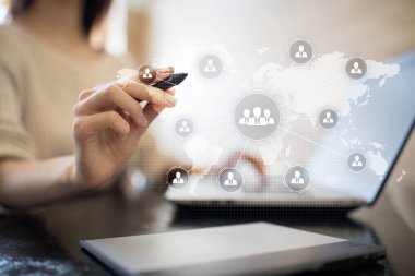 İnsanlar organizasyon yapısı. Saatlik insan kaynakları ve işe alım. İletişim, internet teknolojisi. İş kavramı