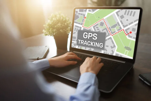 Aygıt ekranında GPS Küresel konumlandırma sistemi izleme haritası.