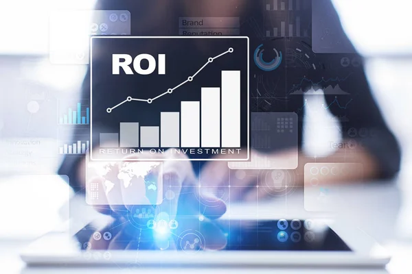 ROI, Retorno del negocio de inversión y concepto de tecnología. Fondo de pantalla virtual . — Foto de Stock