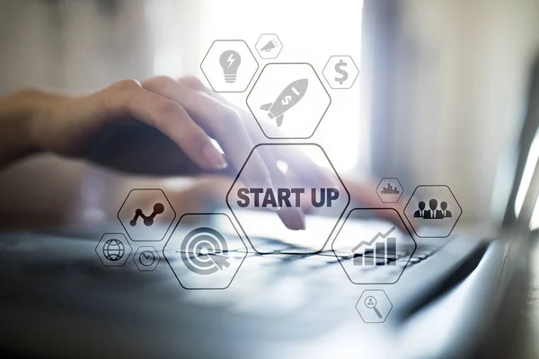 Business Start Up conceito. Estratégia de desenvolvimento e marketing na tela virtual . — Fotografia de Stock