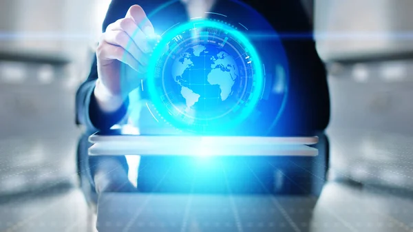Holograma de la Tierra Planet Worldwide Business Internet Telecomunicación y concepto de tecnología moderna en pantalla virtual . —  Fotos de Stock