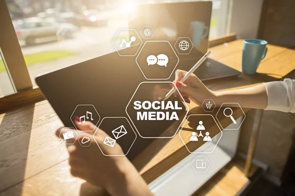 Szociális média hálózat. Digitális marketing és a reklám fogalma. — Stock Fotó