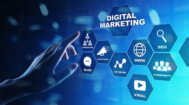Dijital pazarlama, çevrimiçi reklam, SEO, SEM, SMM. İş ve İnternet kavramı.