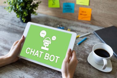Chatbot simgesi cihaz ekranında. Müşteri Desteği otomasyon kavramı.