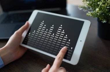 Hisse senedi Alım Satım, veri çözümleme diyagramı, grafik, grafik sanal ekran üzerinde. İş ve teknoloji kavramı.