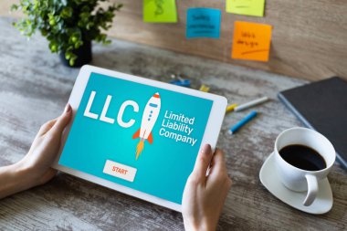 LLC Sınırlı Sorumluluk Şirketi. İş stratejisi ve teknoloji kavramı.