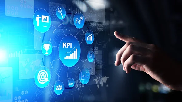 KPI - Indicador de rendimiento clave. Análisis empresarial e industrial. Concepto de Internet y tecnología en pantalla virtual. — Foto de Stock