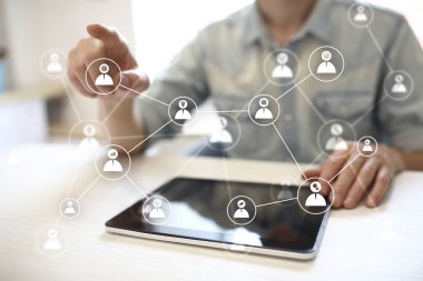 Takım yapısı ve organizasyon kavram oluşturma. İnsan kaynakları ve işe alım.