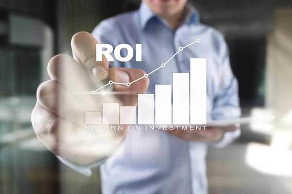 Gráfico ROI, Retorno de la inversión, Mercado de Valores y Comercio de Negocios y Concepto de Internet . — Foto de Stock