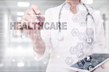 Tıp ve sağlık kavramı. Tıp doktoru modern pc ile çalışma. Elektronik sağlık kaydı. EHR, Emr.