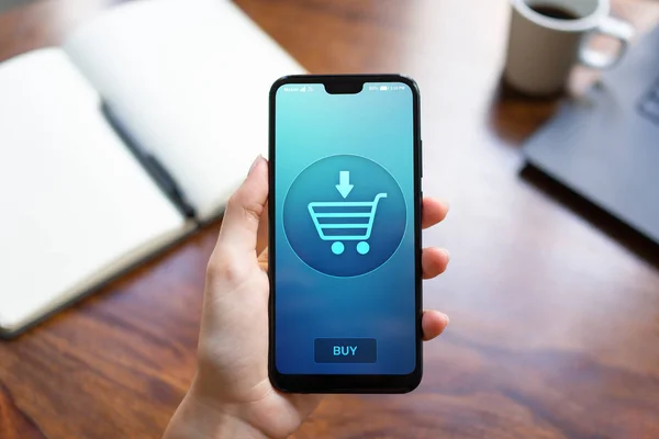 Elektronický obchod Online nakupování na obrazovce mobilu. — Stock fotografie