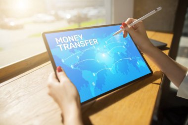 Küresel Para transferi ve e-ödemeler. İnternet ve finansal teknoloji kavramı.