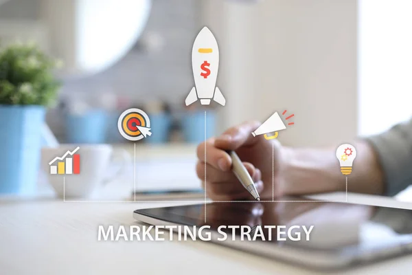 Estrategia de Marketing La publicidad y las ventas aumentan el concepto en pantalla virtual . — Foto de Stock