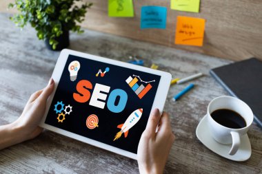 SEO Arama Motoru optimizasyonu. İş ve dijital pazarlama kavramı.
