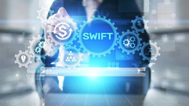 SWIFT uluslararası ödeme sistemi finans teknolojisi bankacılık ve sanal ekranda para transferi konsepti.