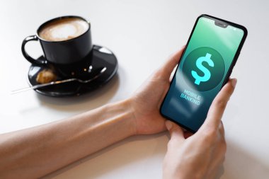 Cep telefonu cyber güvenlik bilgi Gizlilik ve veri koruma Internet teknoloji ve iş kavramı.