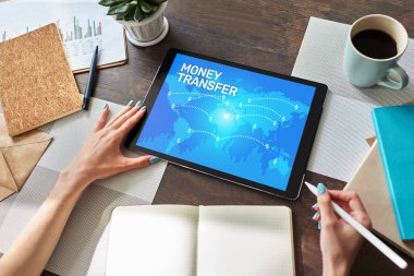 Küresel Para transferi ve e-ödemeler. İnternet ve finansal teknoloji kavramı.